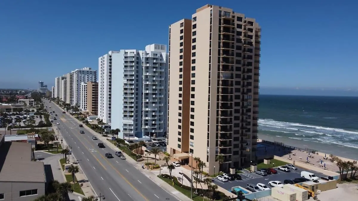 Modern King Suite #12 - Steps To Beach Apartment