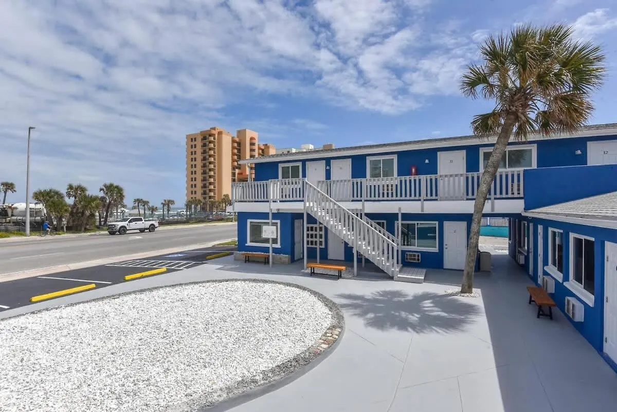 Modern King Suite #12 - Steps To Beach Apartment