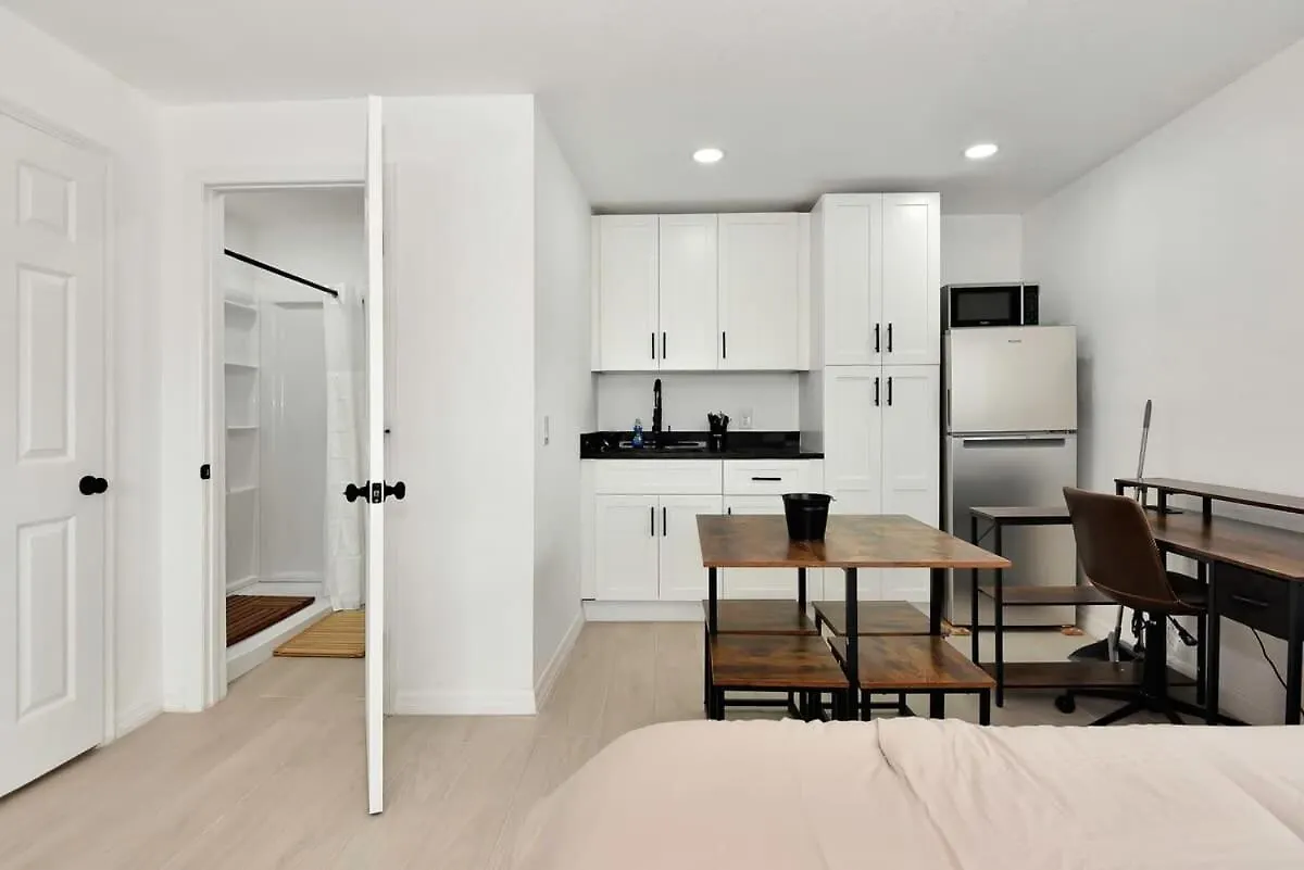 Modern King Suite #12 - Steps To Beach 0*, Daytona Beach United States