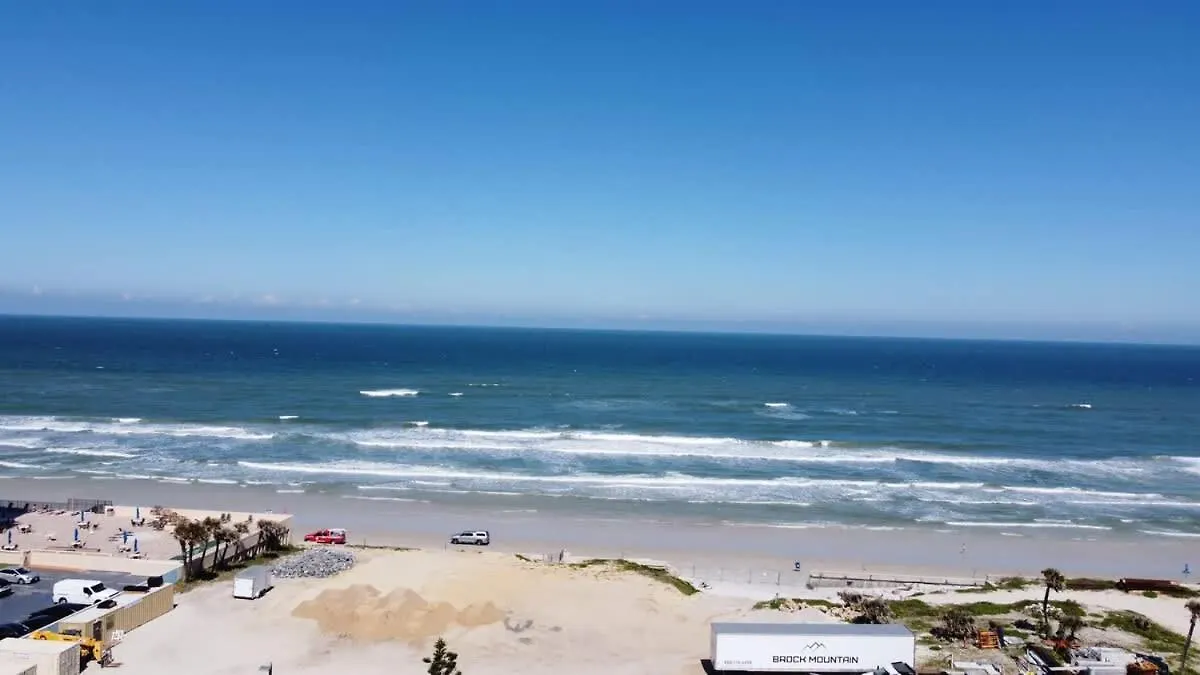 Apartment Modern King Suite #12 - Steps To Beach