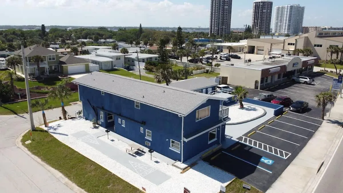 Modern King Suite #12 - Steps To Beach Apartment Daytona Beach
